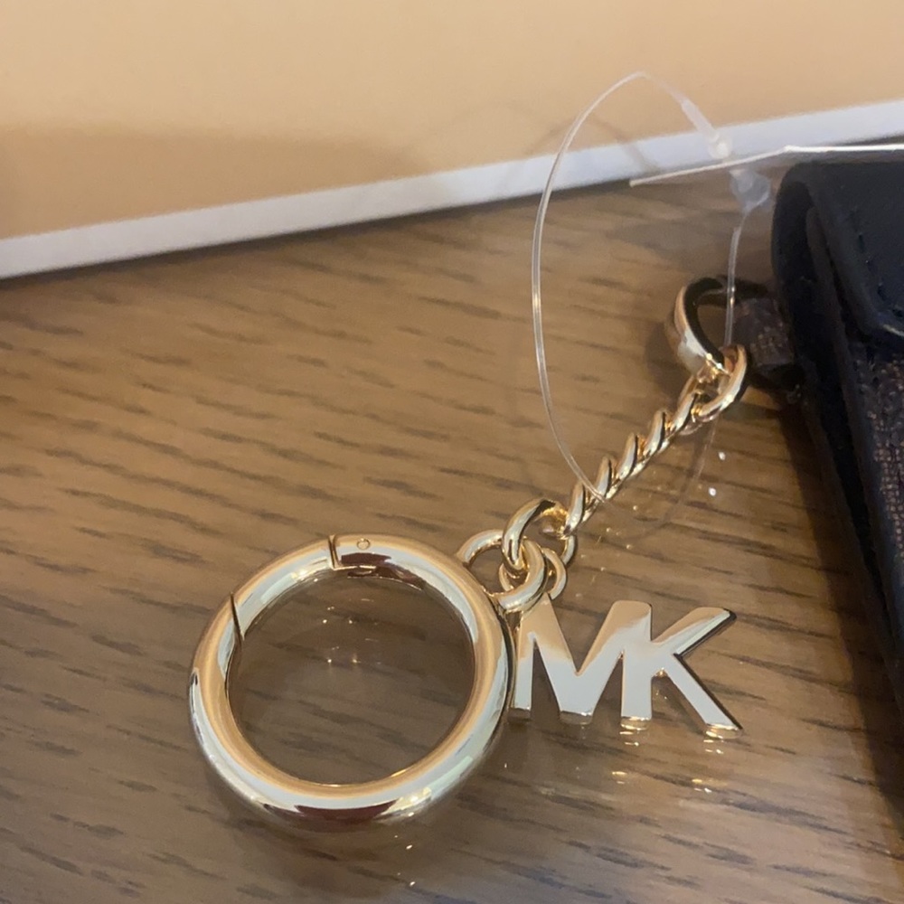 Michael Kors Kala Sm Flap Key Ring Card Case - Picture 6 of 11